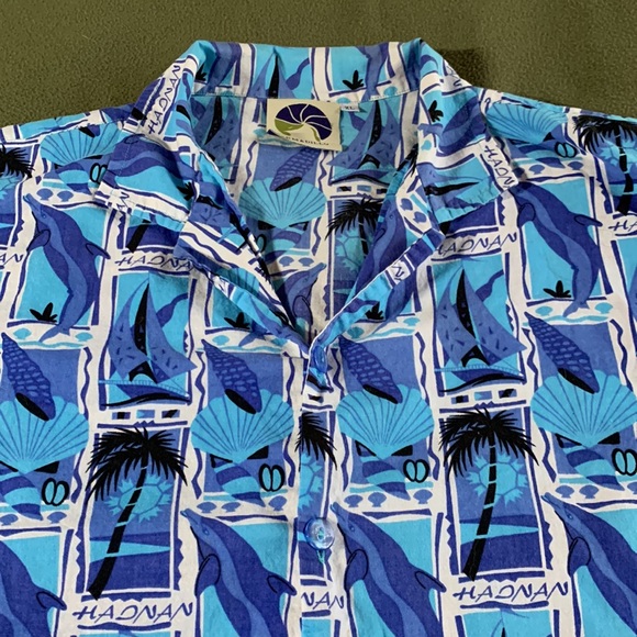 Men’s Armadillo short sleeve, button up shirt.  Size XL - Picture 3 of 8